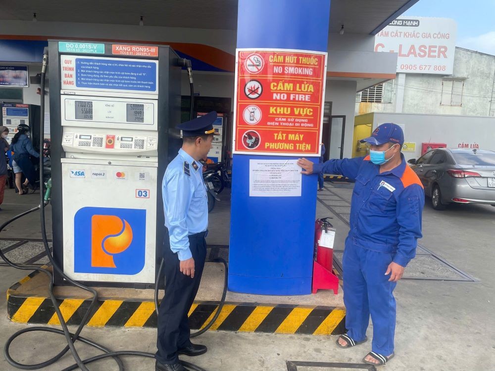 Bộ Công thương và các bộ, ngành đang phối hợp triển khai nhiều biện pháp đảm bảo nguồn cung xăng dầu.