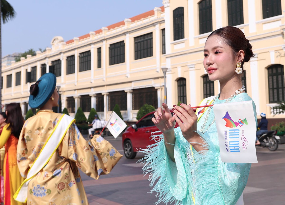 Lễ hội áo dài năm 2026 tại TP.HCM có chủ đề " Sợi tơ vàng son - Dệt nên khát vọng".