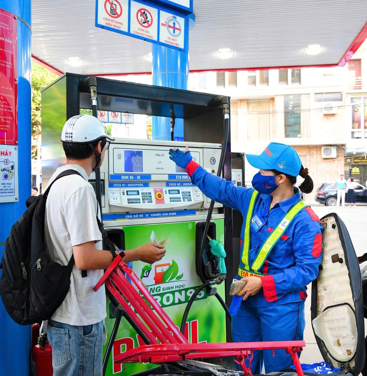 Tổng Công ty Dầu Việt Nam (PVOIL) xây dựng các kịch bản nhập khẩu bổ sung, đa dạng hóa nguồn cung và tuyến vận chuyển phù hợp với từng tình huống thị trường.