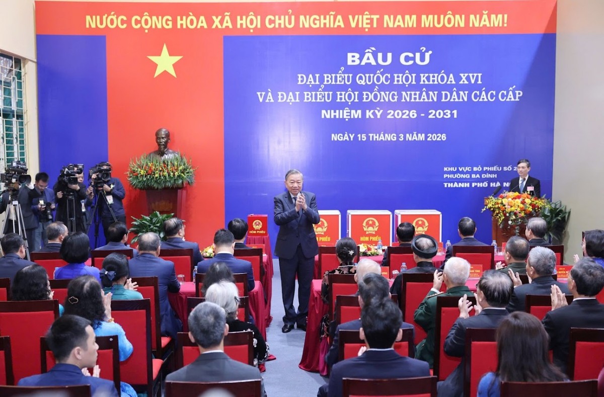 Tổng Bí thư Tô Lâm dự lễ khai mạc Ngày bầu cử tại Khu vực bỏ phiếu số 2 phường Ba Đình, TP. Hà Nội. Ảnh: VGP/Nhật Bắc Tổng Bí thư Tô Lâm dự lễ khai mạc Ngày bầu cử tại Khu vực bỏ phiếu số 2 phường Ba Đình, TP. Hà Nội. Ảnh: VGP/Nhật Bắc