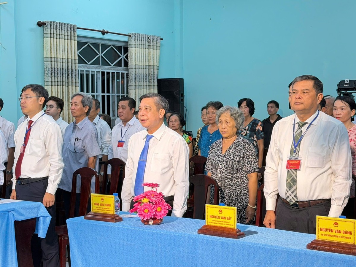 Đại biểu dự Lễ khai mạc ngày bầu cử đại biểu Quốc hội khóa XVI và đại biểu HĐND các cấp nhiệm kỳ 2026 - 2031 tại Khu vực bỏ phiếu số 14, Đơn vị bầu cử số 5, xã Tân Hòa Đại biểu dự Lễ khai mạc ngày bầu cử đại biểu Quốc hội khóa XVI và đại biểu HĐND các cấp nhiệm kỳ 2026 - 2031 tại Khu vực bỏ phiếu số 14, Đơn vị bầu cử số 5, xã Tân Hòa