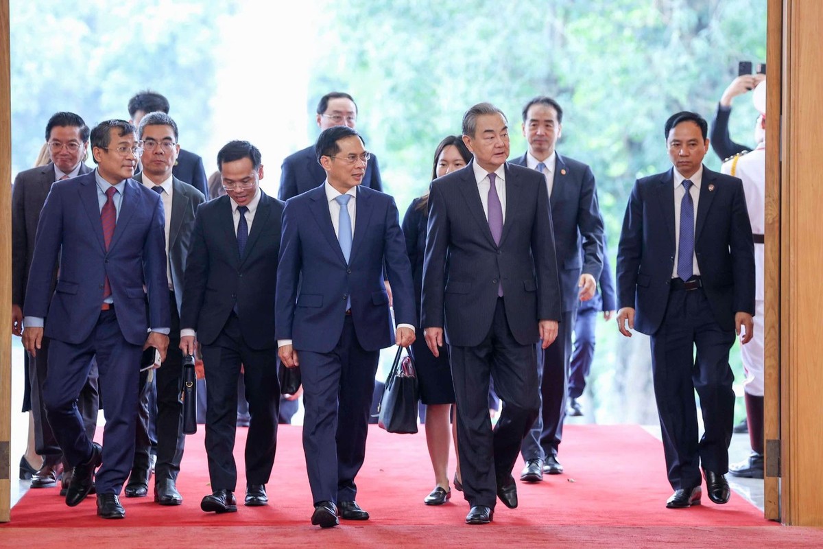 Phó Thủ tướng Chính phủ Bùi Thanh Sơn đón tiếp đoàn.