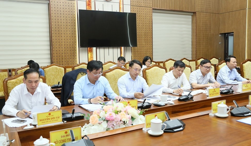 Lãnh đạo các sở, ngành dự buổi làm việc