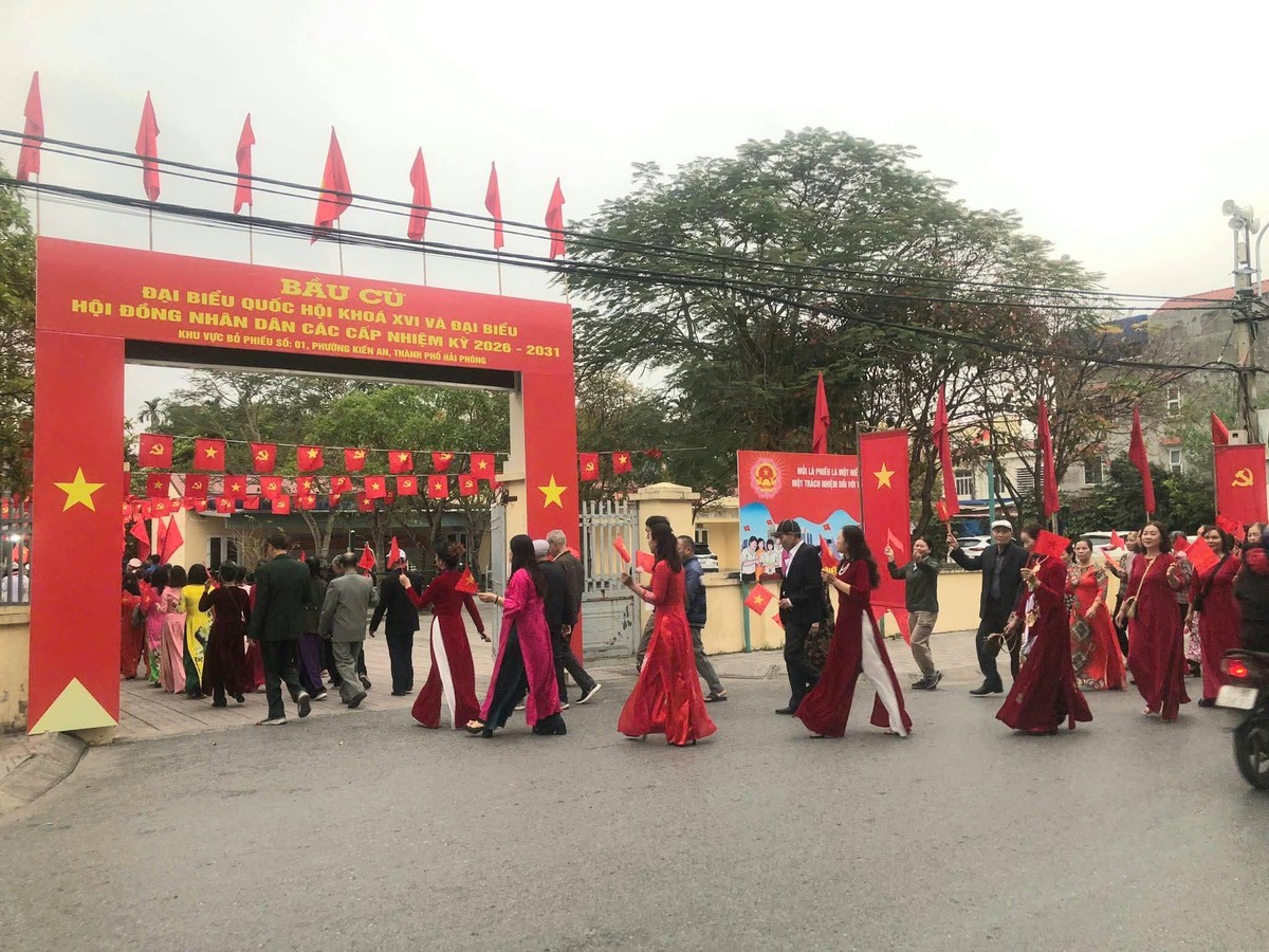 Cử tri phường Kiến An tham gia Ngày hội non sông