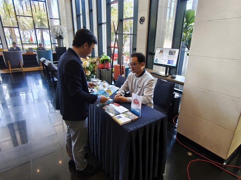 Anya Premier dành một khu vực giới thiệu sản phẩm quảng bá du lịch của tỉnh Gia Lai ngay khu vực đón tiếp du khách. Anya Premier dành một khu vực giới thiệu sản phẩm quảng bá du lịch của tỉnh Gia Lai ngay khu vực đón tiếp du khách.