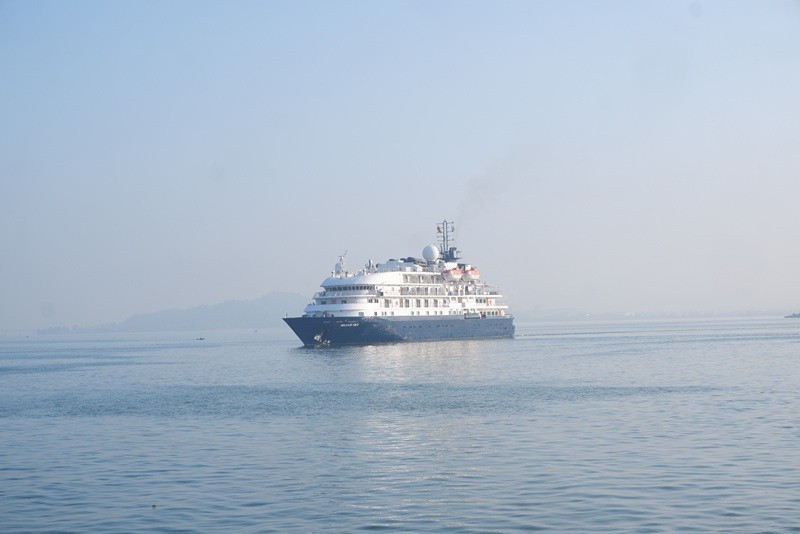 Tàu du lịch quốc tế Noble Caledoni – Island Sky chuẩn bị cập Cảng Quy Nhơn với khoảng 180 người.