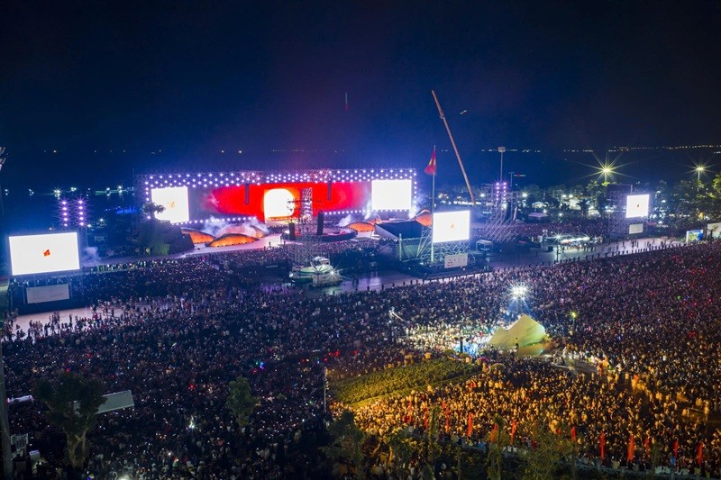 Đêm khai mạc Năm Du lịch Quốc gia Gia Lai 2026 thu hút đông đảo người dân và du khách tham dự. Ảnh: Nguyễn Gia.