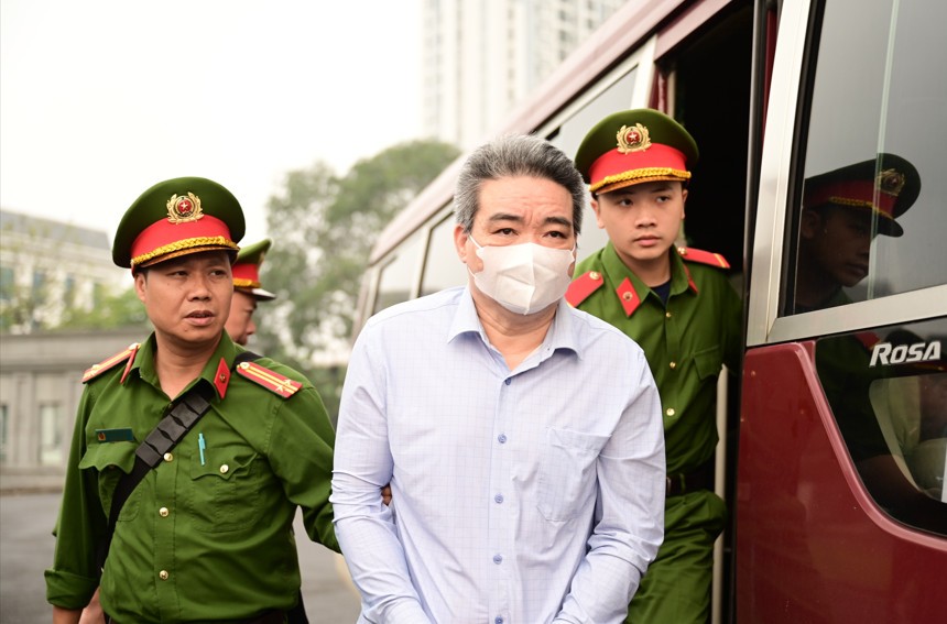 Nguyễn Văn Dân đã "mua chuộc" hàng loạt lãnh đạo, cán bộ để "thông thầu" nhiều gói thầu thủy lợi tại Bộ NN&amp;PTNT cũ.