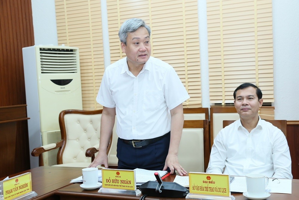 Giám đốc Sở Văn hóa, Thể thao và Du lịch Hưng Yên phát biểu thảo luận.