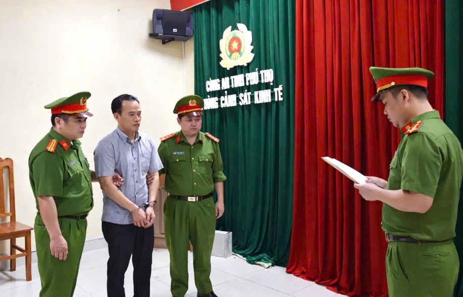 Bị can Nguyễn Lâm Tới từng là Hạt trưởng Hạt kiểm lâm thành phố Phúc Yên, tỉnh Vĩnh Phúc cũ.