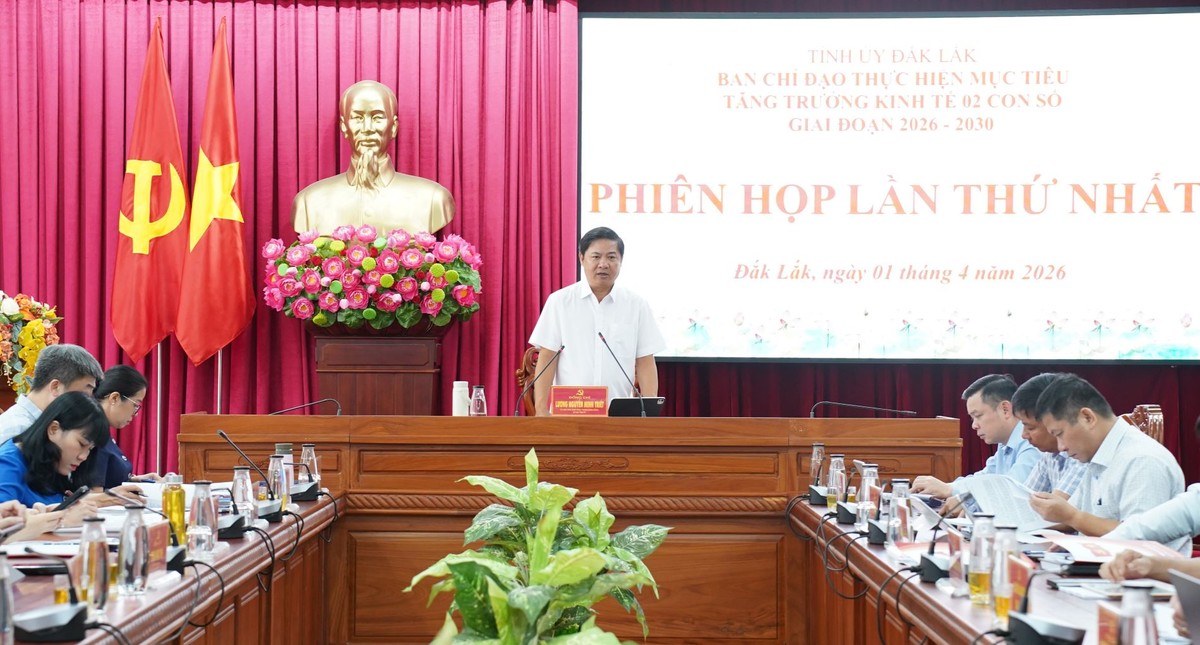 Bí thư Đắk Lắk, ông Lương Nguyễn Minh Triết phát biểu tại cuộc Ban Chỉ đạo thực hiện mục tiêu tăng trưởng kinh tế hai con số tỉnh Đắk Lắk. Ảnh Minh Huệ