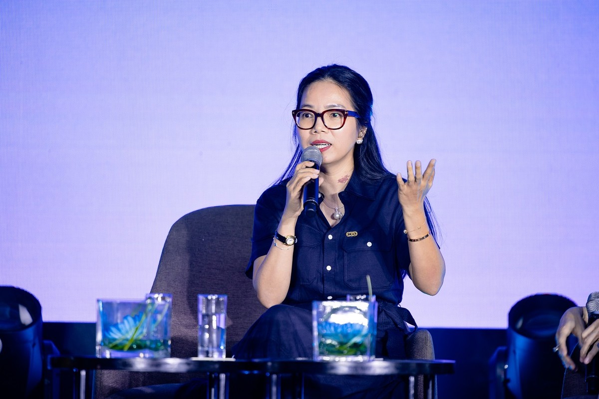 Bà Nguyễn Trình Thùy Trang, Phó Tổng giám đốc Khối vận hành Coteccons chia sẻ định hướng xem quản trị nguồn nhân lực là trụ cột chiến lược trong phát triển dài hạn của Coteccons. Ảnh: Việt Thanh Lê