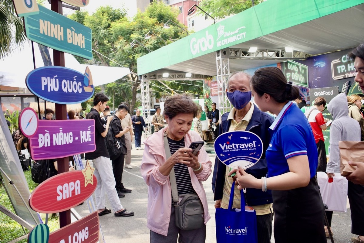 Ngày 2/4, Ngày hội Du lịch TP.HCM lần thứ 22 chính thức khai mạc tại Công viên 23/9, mở đầu chuỗi hoạt động kích cầu du lịch hè quy mô lớn của thành phố. Sự kiện năm nay mang ý nghĩa đặc biệt khi hướng đến kỷ niệm 50 năm Thành phố Sài Gòn - Gia Định chính thức mang tên Chủ tịch Hồ Chí Minh (1976–2026).