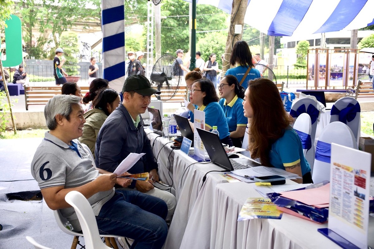 Năm nay, hội chợ kích cầu du lịch quy tụ hơn 120 doanh nghiệp trong các lĩnh vực lữ hành, lưu trú, vận chuyển và dịch vụ du lịch, mang đến hệ sinh thái sản phẩm đa dạng cùng nhiều chương trình ưu đãi dành riêng cho mùa cao điểm hè.