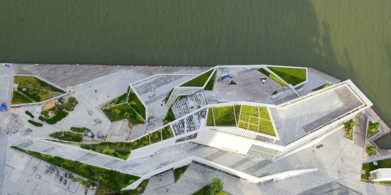 Công trình Bến du thuyền Đà Nẵng phát sinh vướng mắc do liên quan đến Công ty I.V.C trong vụ án Phan Văn Anh Vũ, còn gọi là Vũ "nhôm" hơn 10 năm vẫn chưa được tháo gỡ.