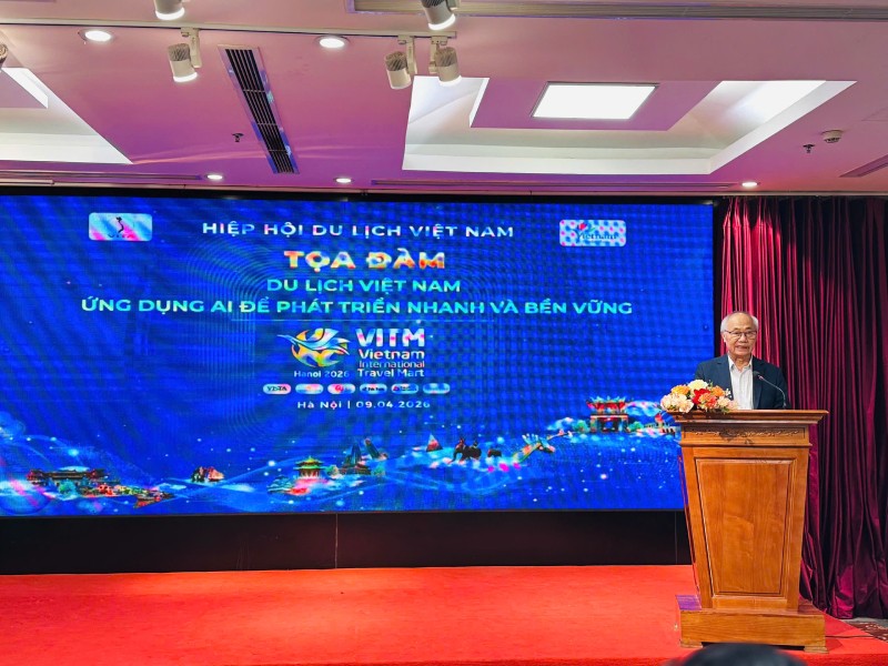 Ông Vũ Thế Bình, Chủ tịch Hiệp hội Du lịch Việt Nam phát biểu khai mạc Tọa đàm.