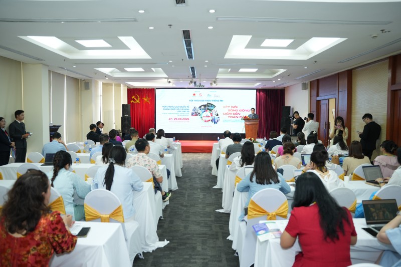 Quang cảnh họp báo.