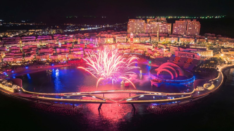 Màn pháo hoa của show Bản giao hưởng đại dương thắp sáng bầu trời đảo Ngọc hàng đêm