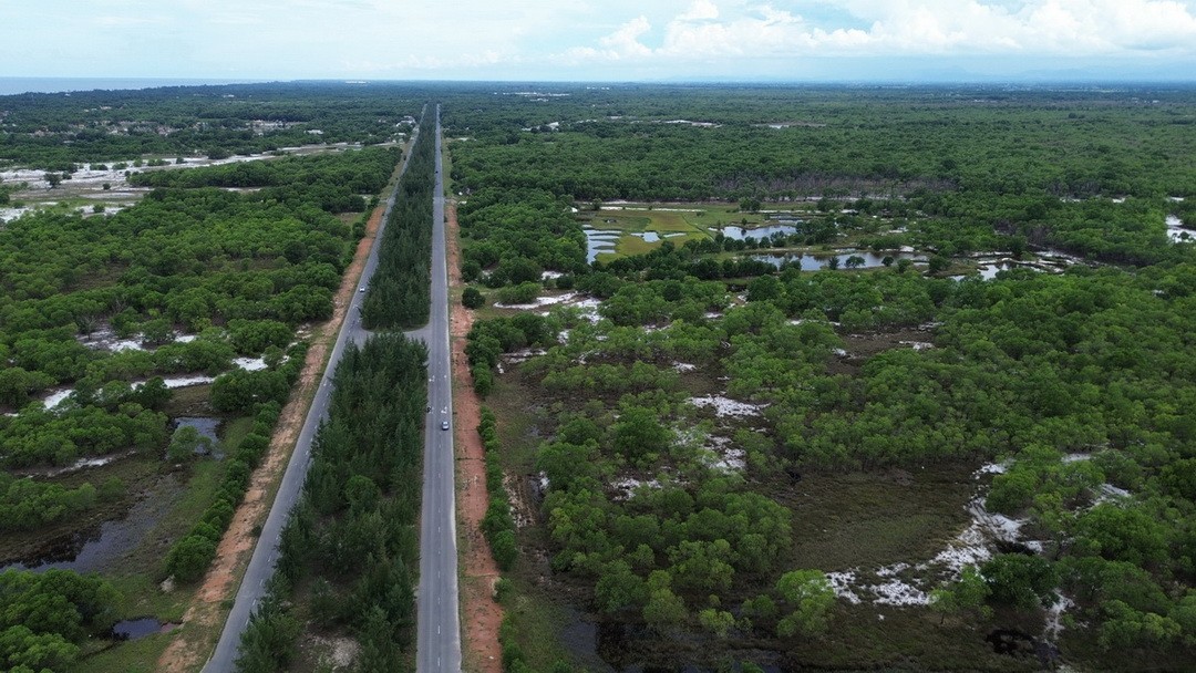 Khu kinh tế Đông Nam Quảng Trị là một trong những không gian phát triển quan trọng của tỉnh Quảng Trị hiện nay Khu kinh tế Đông Nam Quảng Trị là một trong những không gian phát triển quan trọng của tỉnh Quảng Trị hiện nay