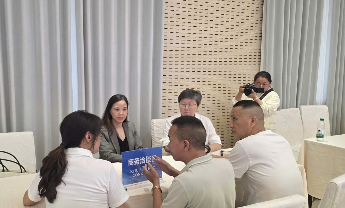 Đoàn doanh nghiệp Việt Nam Làm việc với doanh nghiệp Trung Quốc tại tọa chiều 15/4.