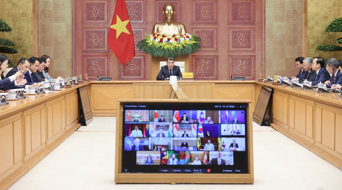 Thủ tướng Lê Minh Hưng đề xuất 3 định hướng hợp tác quan trọng để giải quyết các vấn đề năng lượng và duy trì chuỗi cung ứng - Ảnh: VGP/Nhật Bắc