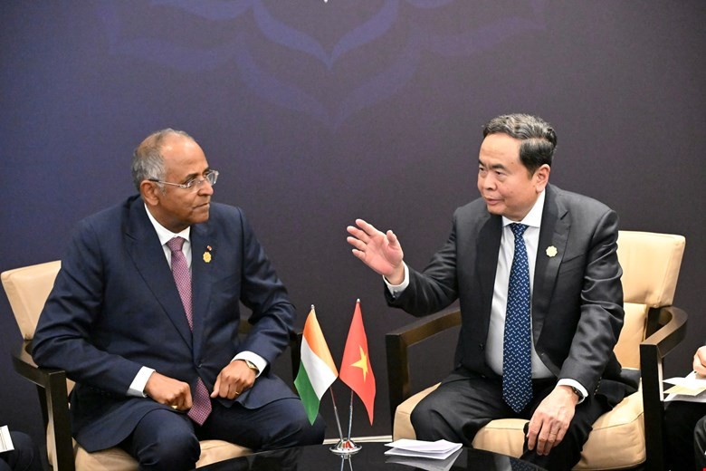 Chủ tịch Quốc hội Trần Thanh Mẫn và Chủ tịch Quốc hội Cộng hoà Bờ Biển Ngà Patrick Achi.