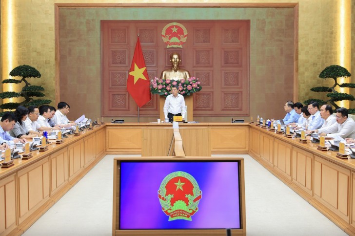 Thủ tướng: Bộ, ngành công thương phải gánh vác nhiệm vụ trọng tâm, tiên phong xử lý các tồn tại và thúc đẩy các hoạt động sản xuất kinh doanh để đạt mục tiêu đề ra - Ảnh: VGP.