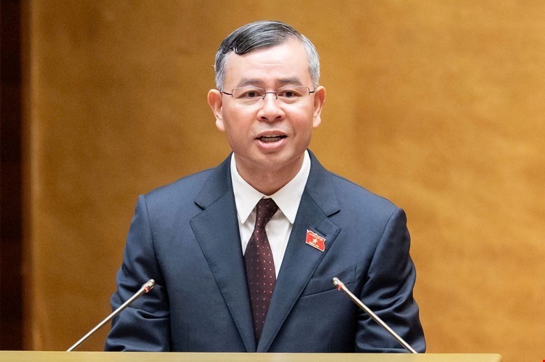 Bộ trưởng Bộ Tài chính Ngô Văn Tuấn trình bày Báo cáo giải trình, tiếp thu, chỉnh lý dự thảo Nghị quyết.