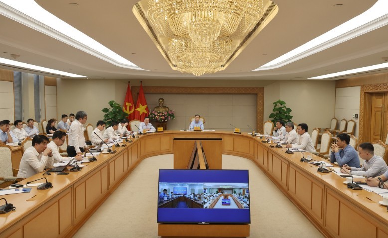 Phó Thủ tướng Thường trực khẳng định sẵn sàng làm việc với các bộ, ngành, địa phương về từng dự án cụ thể để xử lý ngay những vấn đề vướng mắc thuộc thẩm quyền của Chính phủ, Thủ tướng Chính phủ - Ảnh: VGP.