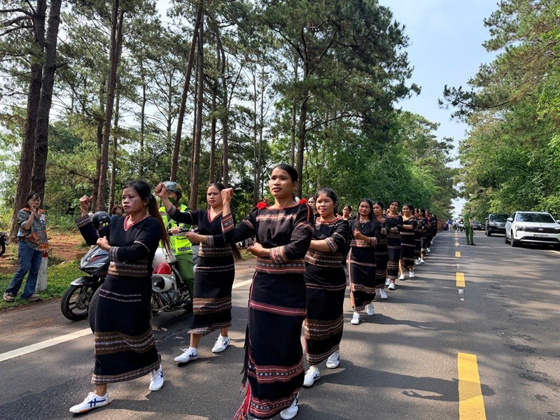 Tỉnh Quảng Ngãi cũng đã tổ chức nhiều hoạt động văn hóa, thể thao thu hút đông đảo người dân và du khách.