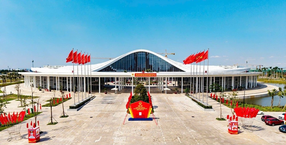 Hải Phòng mang diện mạo hiện đại với hàng loạt công trình hạ tầng, đô thị, công nghiệp mang tầm chiến lược. Ảnh - CTV