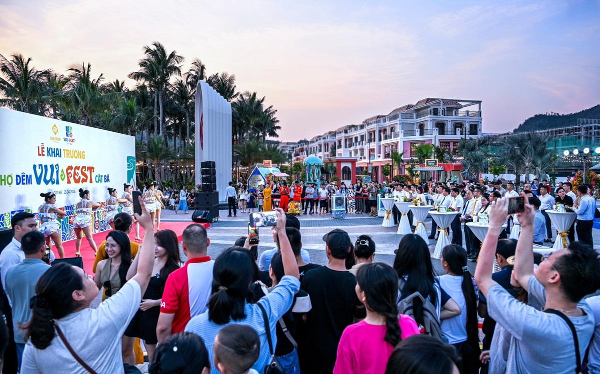 VUI-Fest Cat Ba đã chính thức khai trương với concept hoàn toàn mới, đánh dấu sự trở lại và làm sống dậy bầu không khí sôi động, mở màn cho lễ hội mùa hè rực rỡ bên đảo xanh