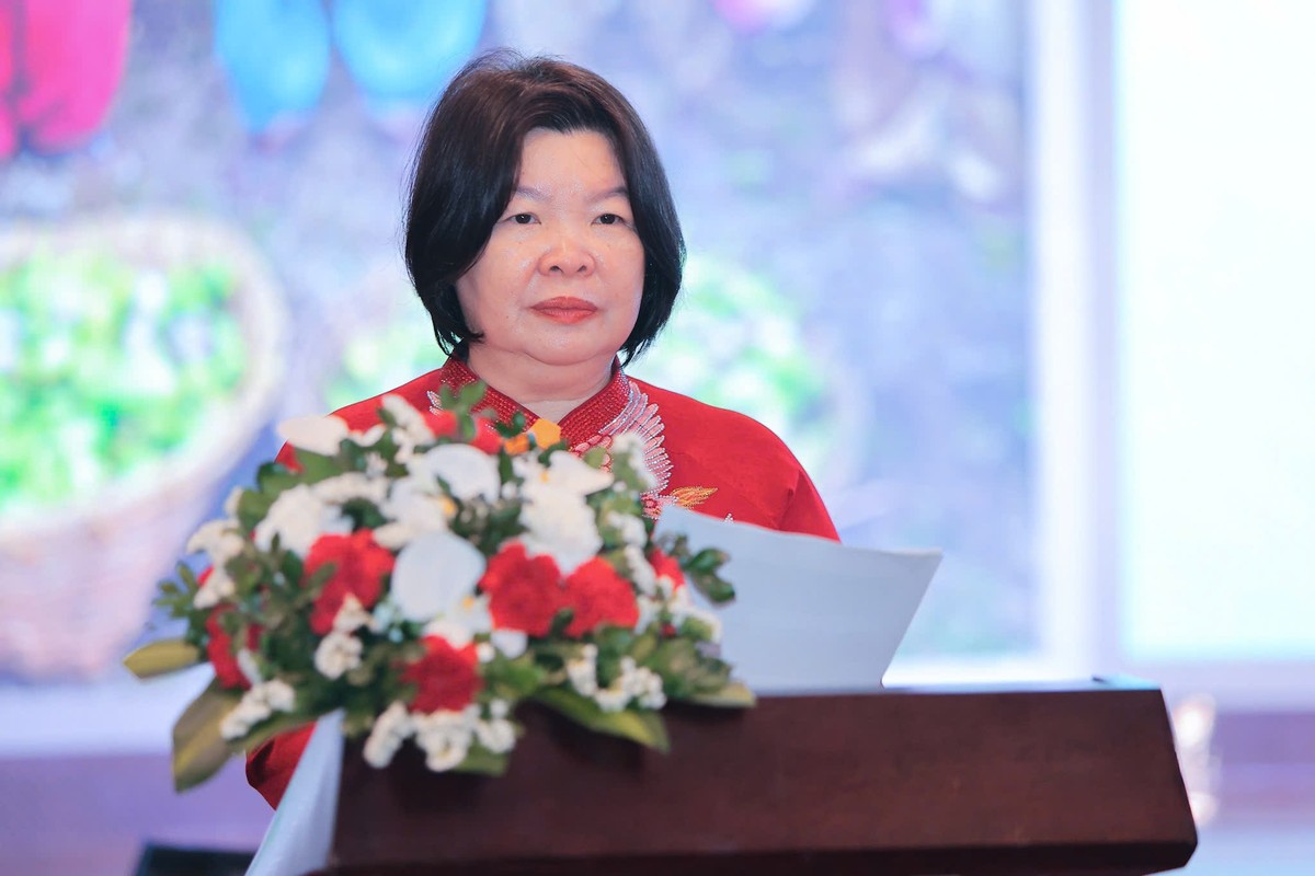 Bà Cao Xuân Thu Vân, Chủ tịch Liên minh Hợp tác xã Việt Nam.