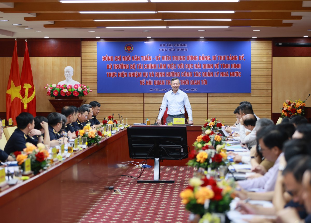 Bộ trưởng Bộ Tài chính Ngô Văn Tuấn phát biểu tại buổi làm việc. Ảnh: Mạnh Tuấn.