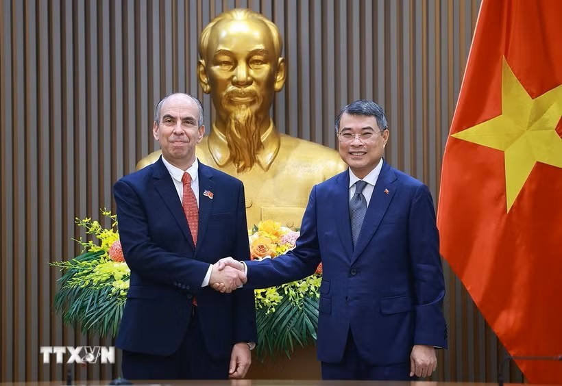 Thủ tướng Lê Minh Hưng tiếp Đại sứ Cuba Rogelio Polanco Fuentes. (Ảnh: Dương Giang/TTXVN) Thủ tướng Lê Minh Hưng tiếp Đại sứ Cuba Rogelio Polanco Fuentes. (Ảnh: Dương Giang/TTXVN)