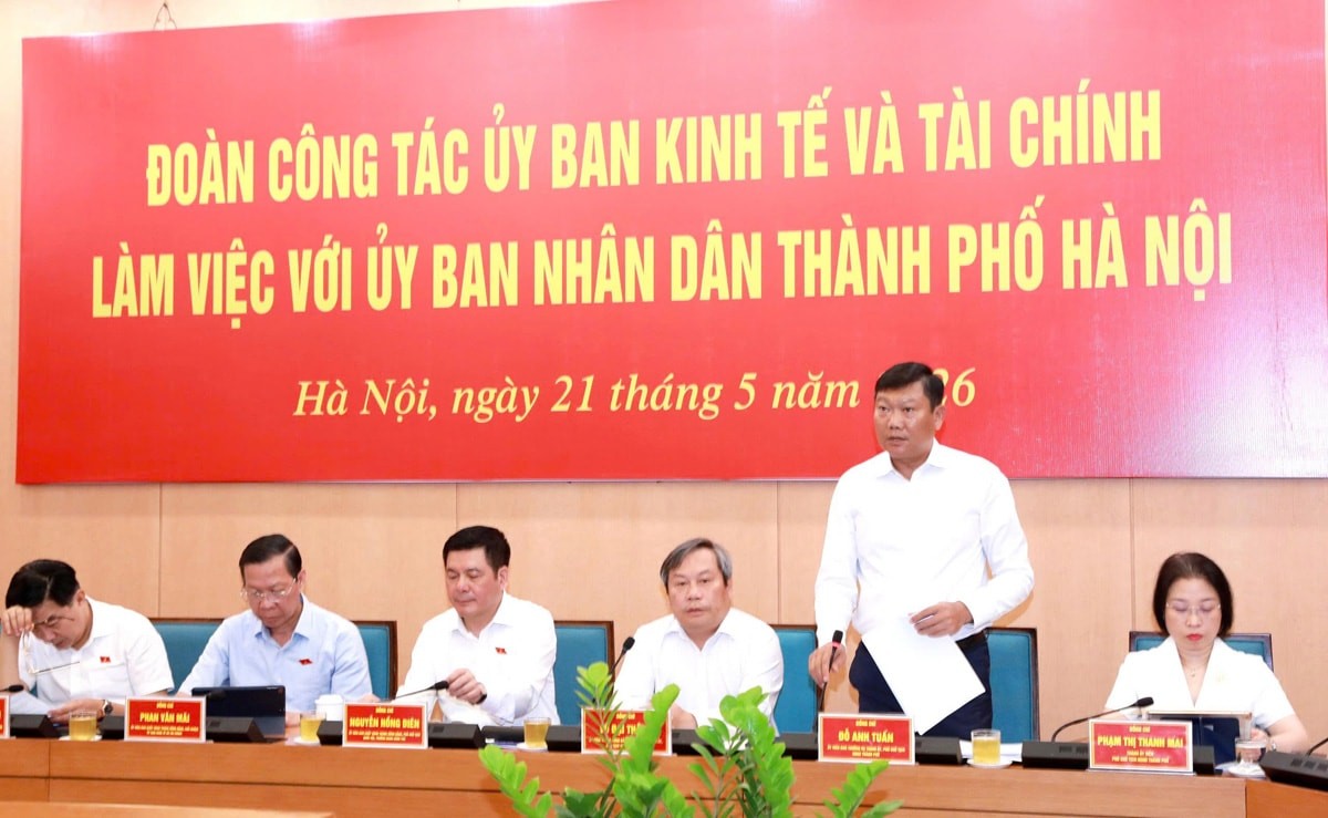 Phó Chủ tịch UBND TP. Hà Nội Đỗ Anh Tuấn phát biểu tại buổi làm việc.