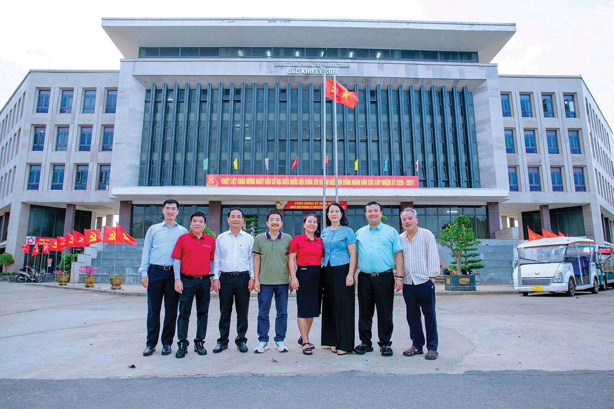 Ông Huỳnh Tấn Lực - Giám đốc Agribank Quảng Ngãi Ông Huỳnh Tấn Lực - Giám đốc Agribank Quảng Ngãi