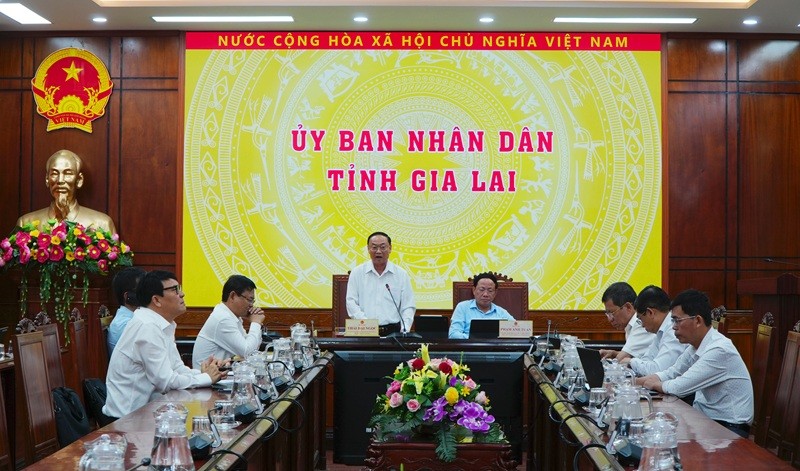 Bí thư Tỉnh ủy Gia Lai Thái Đại Ngọc cam kết tỉnh sẽ đảm bảo cân đối vốn hằng năm thực hiện tốt công tác giải phóng mặt bằng thực hiện dự án. Ảnh: N.H. Bí thư Tỉnh ủy Gia Lai Thái Đại Ngọc cam kết tỉnh sẽ đảm bảo cân đối vốn hằng năm thực hiện tốt công tác giải phóng mặt bằng thực hiện dự án. Ảnh: N.H.