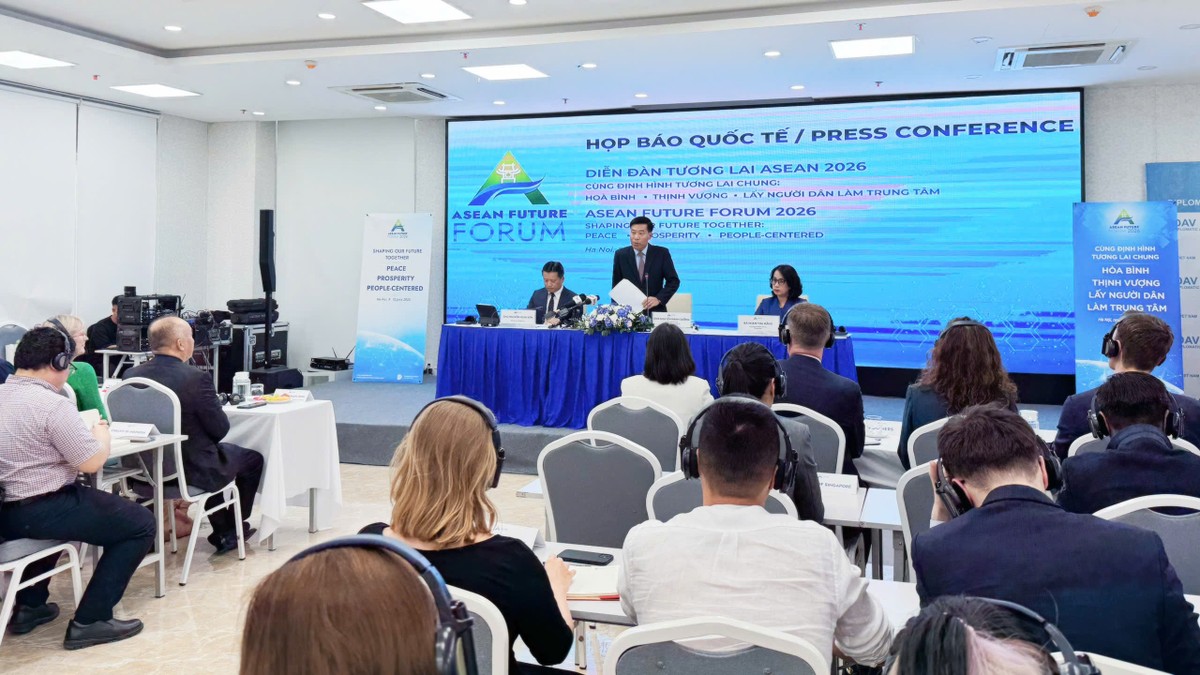 Toàn cảnh buổi họp báo.