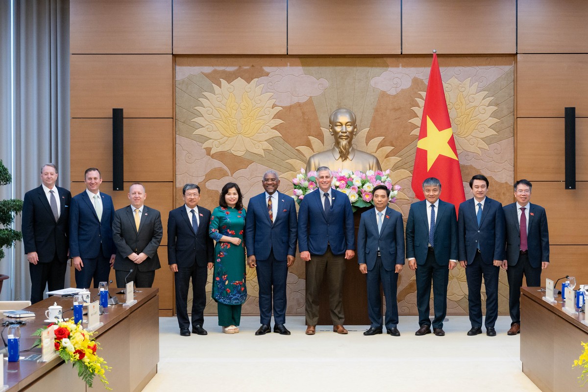Phó Chủ tịch Quốc hội,Thượng tướng Nguyễn Doãn Anh tiếp Đoàn Hạ nghị sĩ Hoa Kỳ.