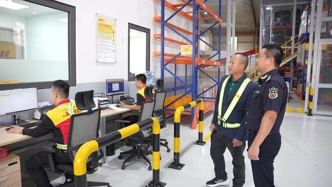 Đề xuất bổ sung quy định về xây dựng cổng thông tin hải quan chuyên dụng kết nối trực tiếp với các sàn thương mại điện tử.