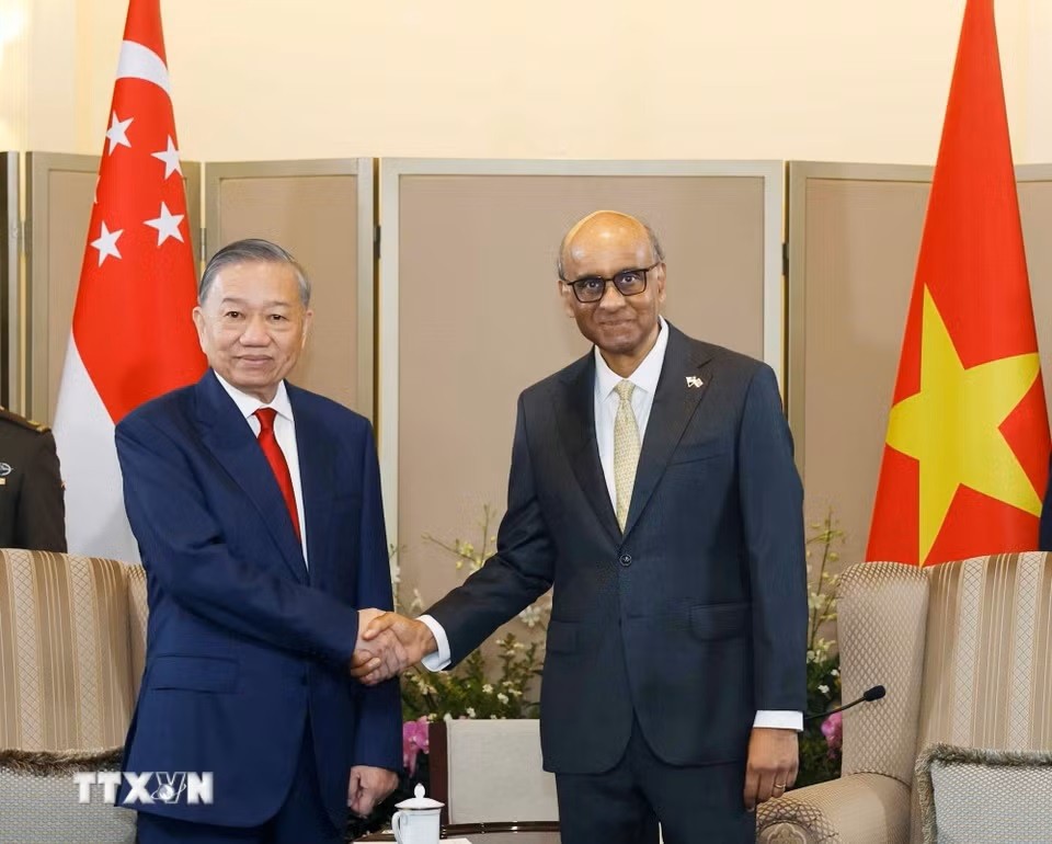 Tổng Bí thư, Chủ tịch nước Tô Lâm và Tổng thống Singapore Tharman Shanmugaratnam. (Ảnh: Thống Nhất/TTXVN)