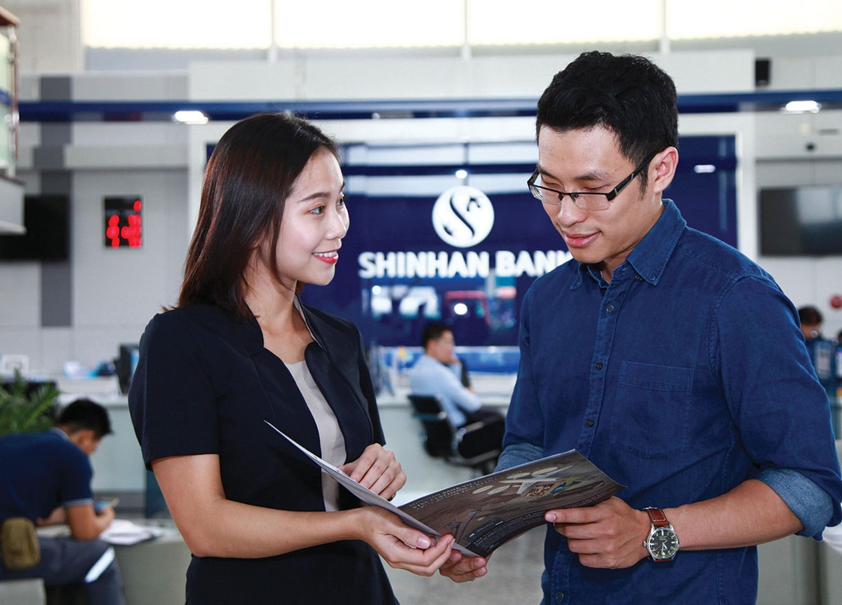 Shinhan Bank đang tham gia sâu vào thị trường bán lẻ Việt Nam Shinhan Bank đang tham gia sâu vào thị trường bán lẻ Việt Nam