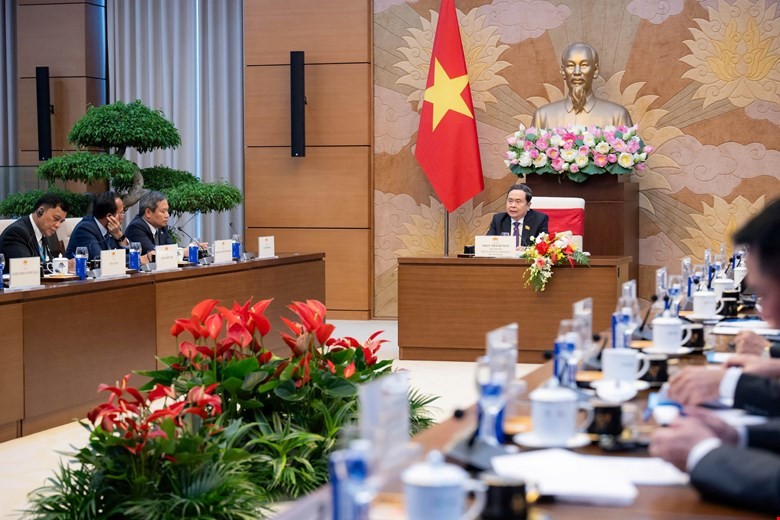Chủ tịch Quốc hội Trần Thanh Mẫn phát biểu tại buổi tiếp. Chủ tịch Quốc hội Trần Thanh Mẫn phát biểu tại buổi tiếp.
