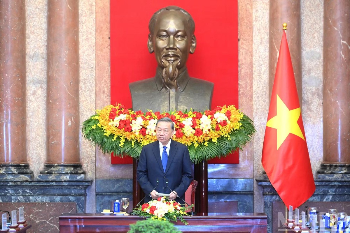 Tổng Bí thư, Chủ tịch nước Tô Lâm phát biểu tại cuộc tiếp các Trưởng đoàn các nước, tổ chức quốc tế tham dự Diễn đàn Tương lai ASEAN. Tổng Bí thư, Chủ tịch nước Tô Lâm phát biểu tại cuộc tiếp các Trưởng đoàn các nước, tổ chức quốc tế tham dự Diễn đàn Tương lai ASEAN.