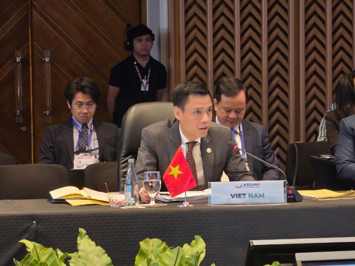 Thứ trưởng Đặng Hoàng Giang phát biểu. Thứ trưởng Đặng Hoàng Giang phát biểu.