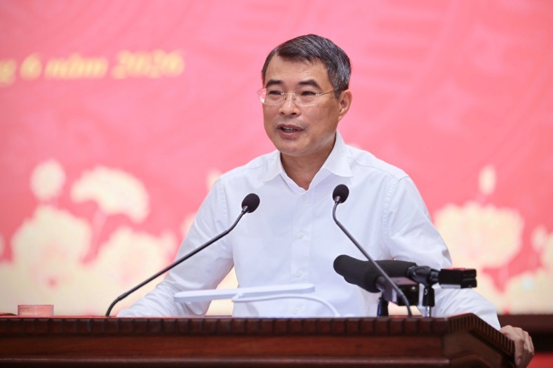 Thủ tướng nêu rõ, Thành phố cần xác định mục tiêu, tiêu chuẩn cao hơn để đóng góp nhiều hơn vào mục tiêu chung của cả nước - Ảnh: VGP.