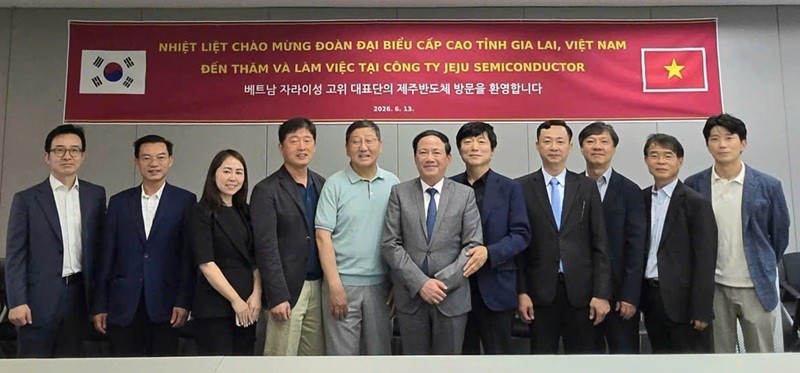 Tỉnh Gia Lai mong muốn hợp tác với Jeju Semiconductor trong lĩnh vực bán dẫn, điện tử, trung tâm dữ liệu, trí tuệ nhân tạo, đào tạo nguồn nhân lực và phát triển hạ tầng số. Ảnh: Trang Lê. Tỉnh Gia Lai mong muốn hợp tác với Jeju Semiconductor trong lĩnh vực bán dẫn, điện tử, trung tâm dữ liệu, trí tuệ nhân tạo, đào tạo nguồn nhân lực và phát triển hạ tầng số. Ảnh: Trang Lê.