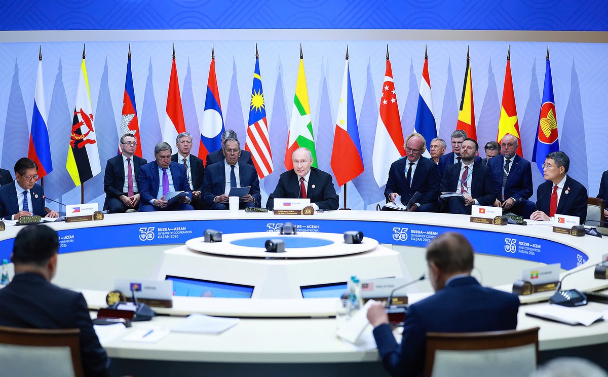 Tổng thống Liên bang Nga Vladimir Putin chủ trì Phiên toàn thể Hội nghị Cấp cao Kỷ niệm 35 năm quan hệ ASEAN - Nga - Ảnh: VGP/Nhật Bắc