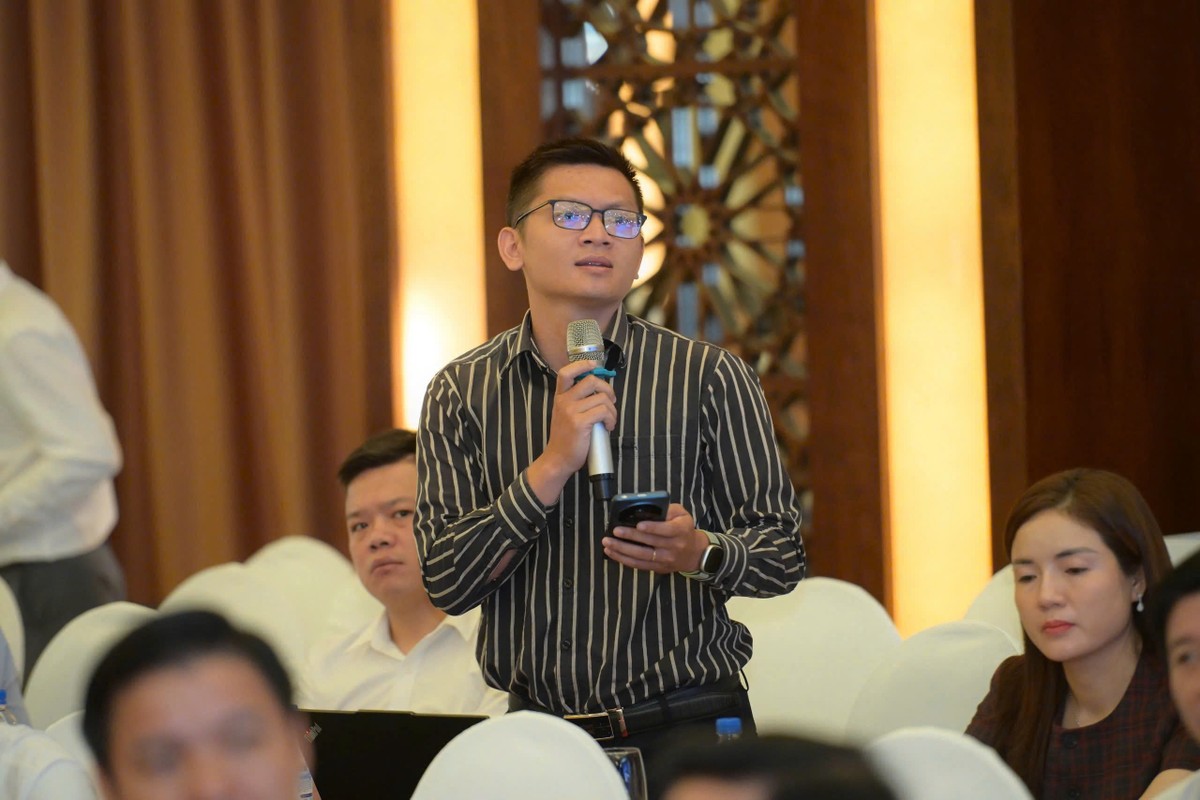 Ý kiến tại Phiên thảo luận cho biết, doanh nghiệp vẫn gặp khó khăn trong quá trình thực hiện các thủ tục liên quan đến đầu tư, đất đai, xây dựng, môi trường, phòng cháy chữa cháy và các thủ tục chuyên ngành khác